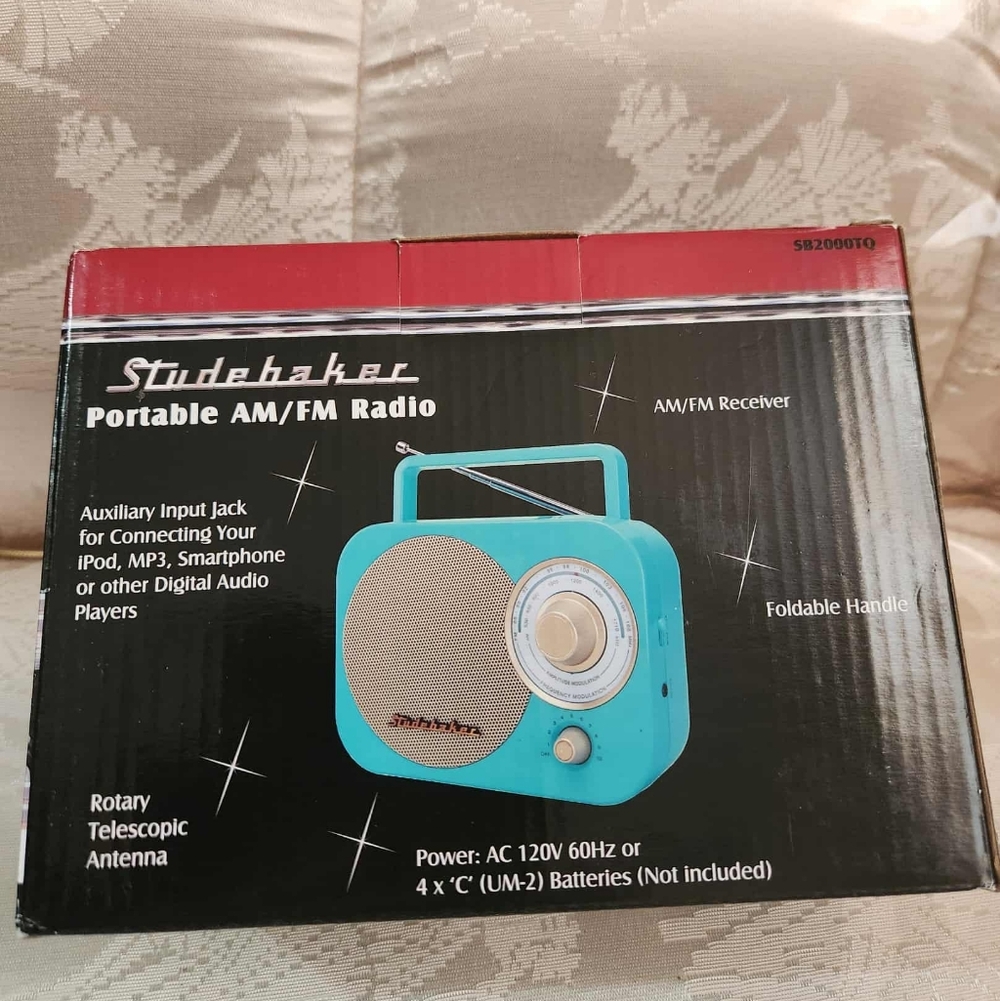 Studebaker Portable AM/FM Radio